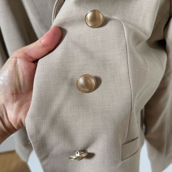 House of Harlow 1960 Double Breasted Single Closure Blazer in Beige Tan L NWOT - Picture 5 of 12